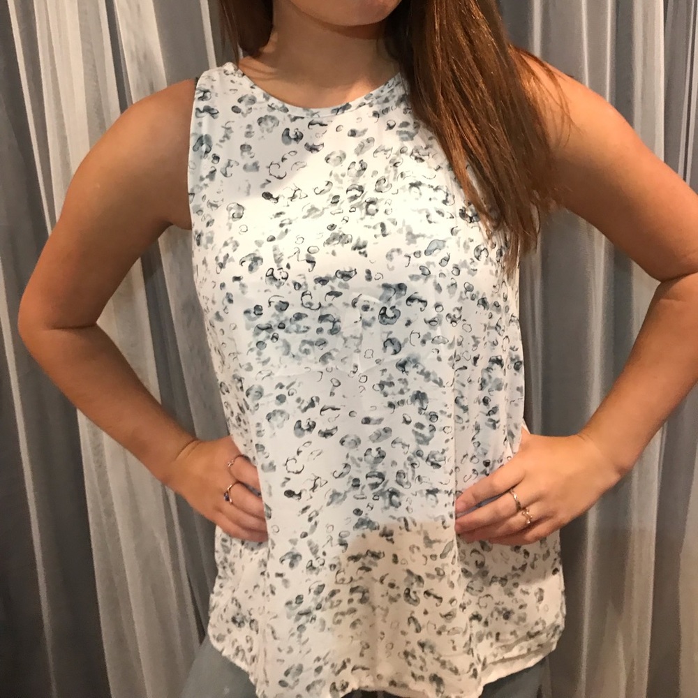 White and grey patterned tank top